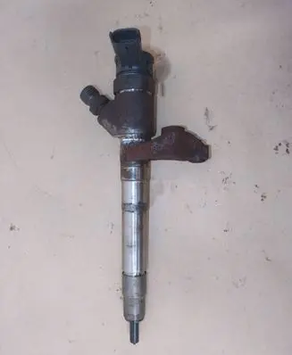 Maserati Ghibli Fuel injector 8445161267