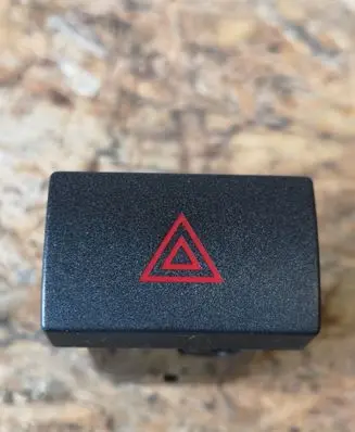 KIA Sorento Hazard light switch