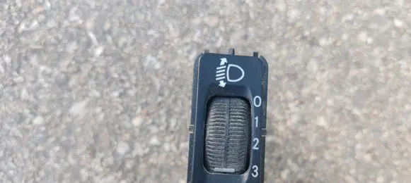 Mercedes-Benz ML W163 Headlight level height control switch A1638200010