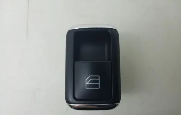 Mercedes-Benz C W204 Electric window control switch A2048700451
