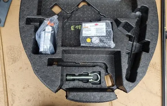 Toyota Auris E180 Tire air pump compressor 