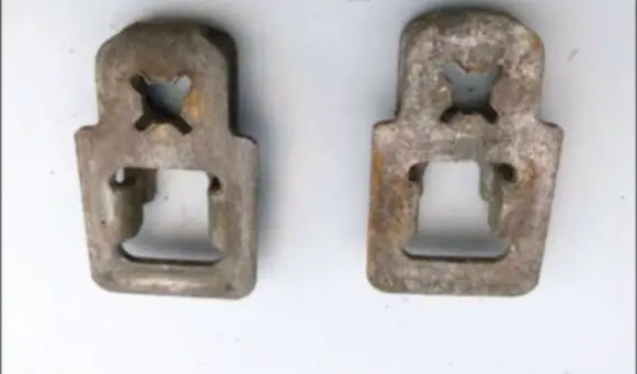 Mercedes-Benz E W124 Fuel Injector clamp holder 