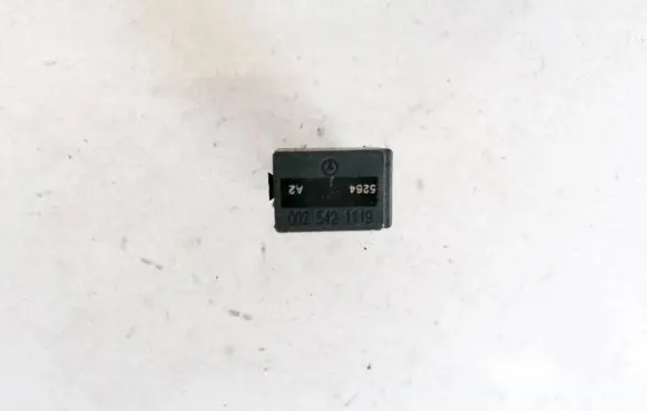 Mercedes-Benz A W168 Other relay 0025421119 4ra007813-00