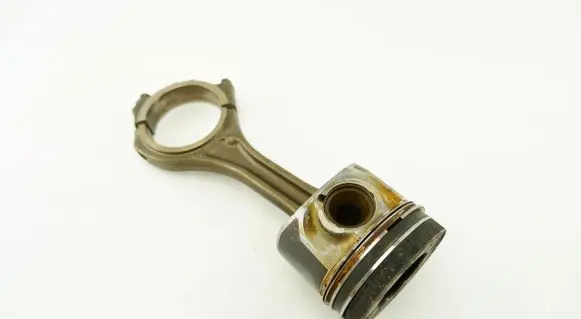 Audi A4 S4 B5 8D Piston 