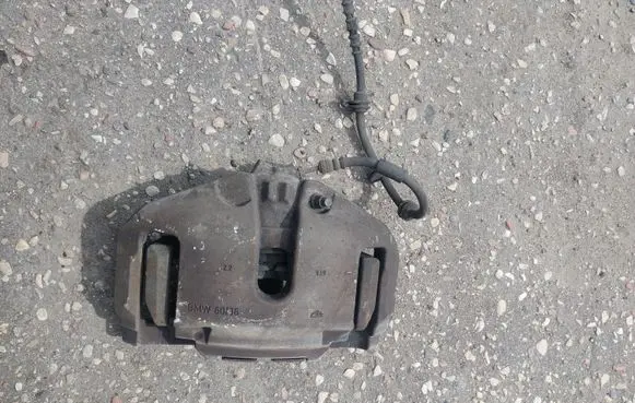 BMW 7 F01 F02 F03 F04 Front brake caliper