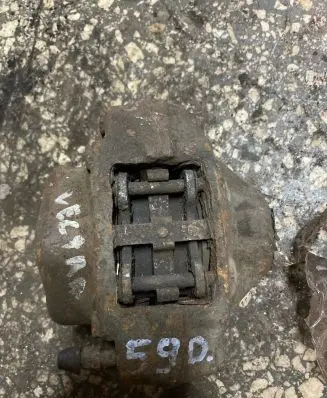 Opel Vectra B Rear brake caliper