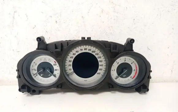 Mercedes-Benz C W204 Speedometer (instrument cluster) A2049005813
