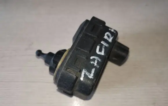 Opel Zafira A Headlight level adjustment motor 