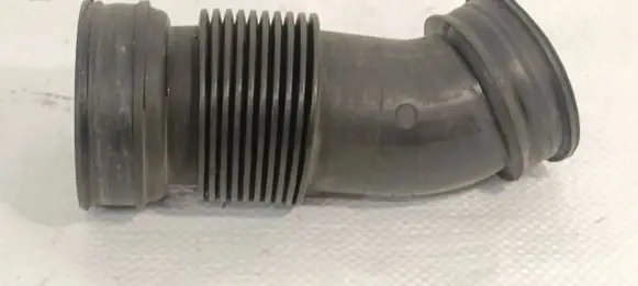 Audi A3 S3 8P Air intake hose/pipe 06F129627E
