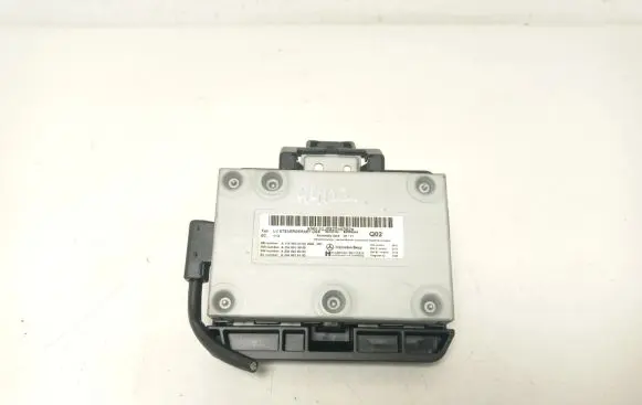 Head unit multimedia control