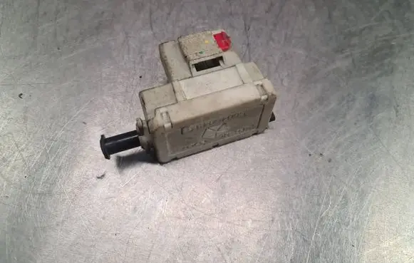 Jeep Grand Cherokee (WJ) Brake pedal sensor switch 56045043AG