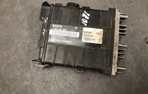 Volkswagen Golf II Engine control unit/module 0261200259 030906026B