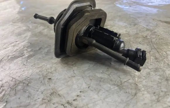 Ford Focus Clutch slave cylinder 3m517a543