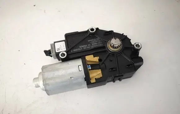 Honda CR-V Sunroof motor/actuator 70450SMGE010