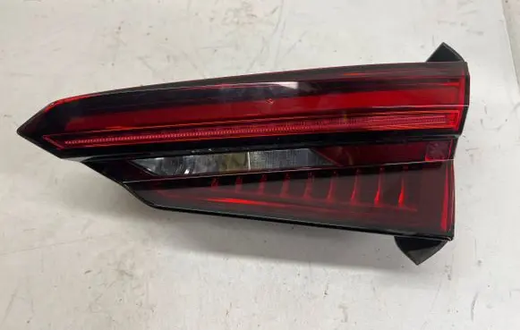 Audi A5 Tailgate rear/tail lights 8W6945094J 636532 636000