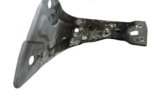 Volkswagen PASSAT B7 Fender mounting bracket 