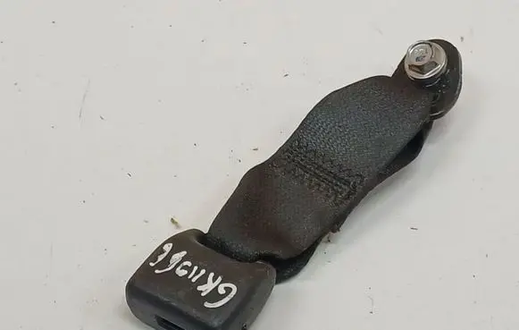 Subaru B9 Tribeca Rear seatbelt buckle