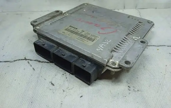 Renault Scenic I Engine control unit/module 0281010556 8200095416