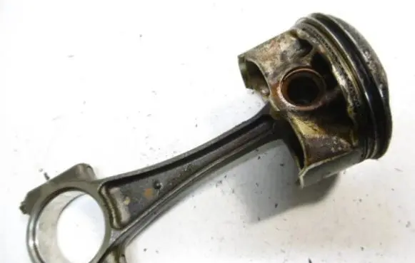 Mazda CX-5 Piston 