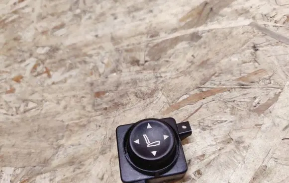 Maserati Quattroporte Seat control switch 