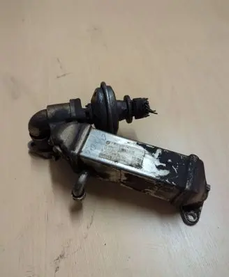 BMW 5 E60 E61 EGR valve cooler 7800653 L4324006