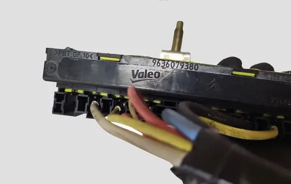 Peugeot 308 Fuse module 9636079380 650381802