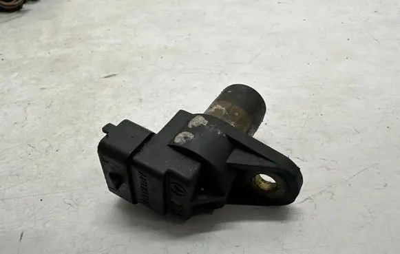 Mercedes-Benz E W210 Camshaft position sensor A0031539728