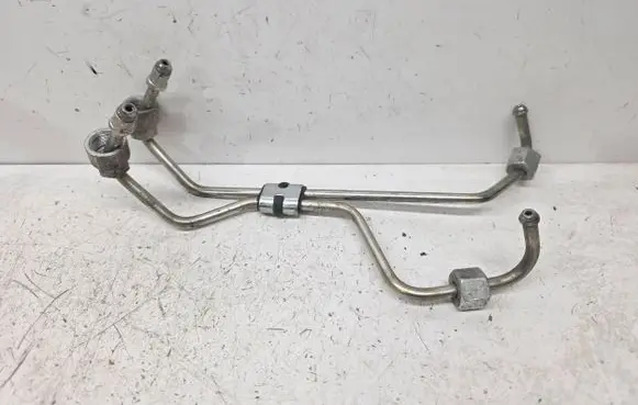 Fuel injector supply line/pipe