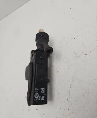 BMW 5 E34 Front door lock 51261378394