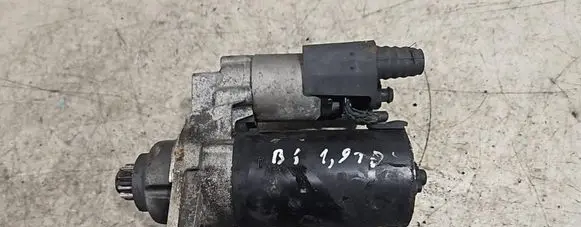 Volkswagen PASSAT B6 Starter motor 0001123012