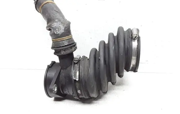 Air intake hose/pipe
