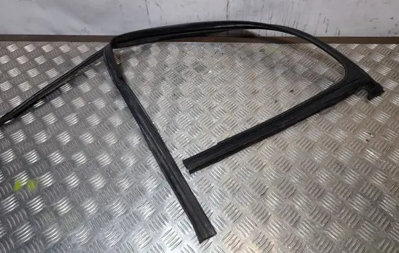 Audi Q5 SQ5 Rubber seal front door (on door) 8R0837440H