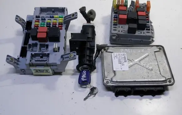Engine ECU kit and lock set