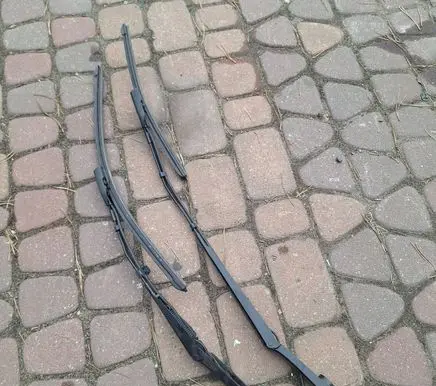 Citroen DS4 Front wiper blade arm