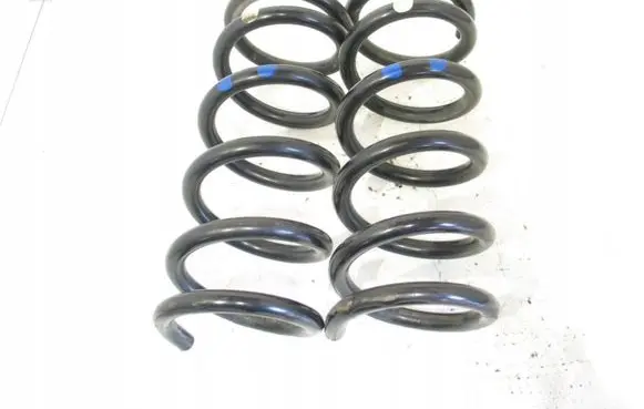 Infiniti QX70 S51 Rear coil spring Array