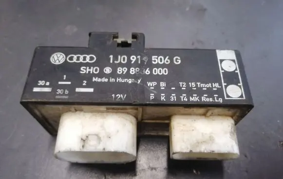Volkswagen Golf IV Coolant fan relay 1J0919506G