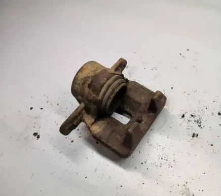 Suzuki Grand Vitara II Rear brake caliper