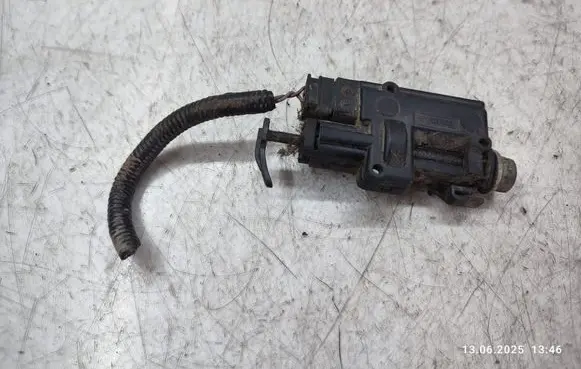 Nissan Pathfinder R51 Fuel tank cap lock 