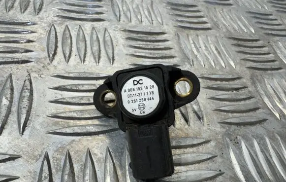 Mercedes-Benz Vito Viano W639 Air pressure sensor A0061531528