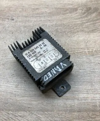 Mercedes-Benz Vaneo W414 Coolant fan relay A0255453332