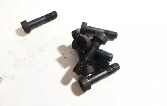 Toyota Avensis T270 Nuts/bolts 