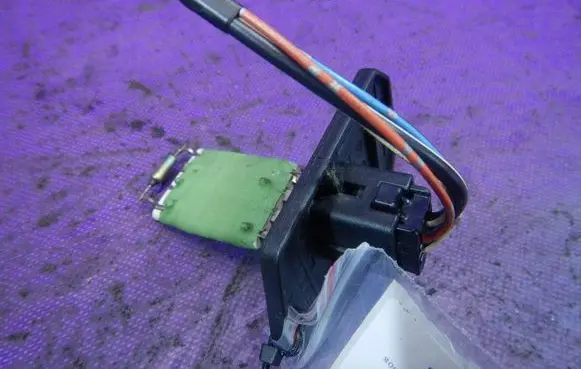 Toyota Corolla E120 E130 Heater blower motor/fan resistor