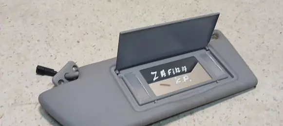 Sun visor