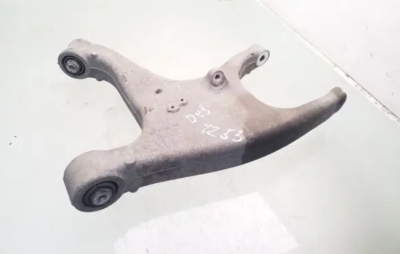 Rear upper control arm/wishbone