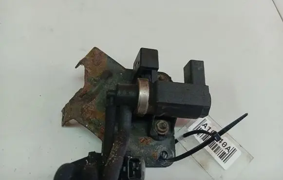 Audi A4 S4 B6 8E 8H Turbo solenoid valve 