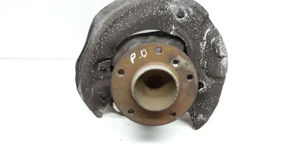 BMW 1 E81 E87 Front wheel hub spindle knuckle