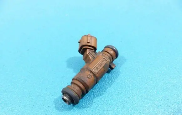 Audi A8 S8 D3 4E Fuel injector 07C906031C IMPRK903876