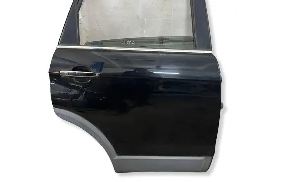 Chevrolet Captiva Rear door 