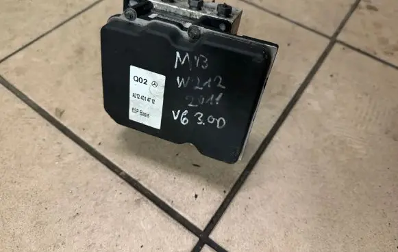 Mercedes-Benz E W212 ABS Pump A2124314712