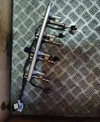 Ford Kuga II Fuel main line pipe DS7G9H487EA